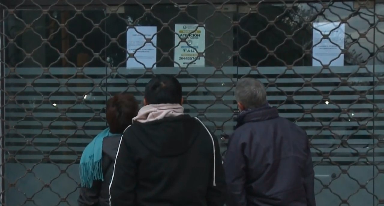 Abuelos en el limbo: PAMI y Santa Clara siguen guardando silencio