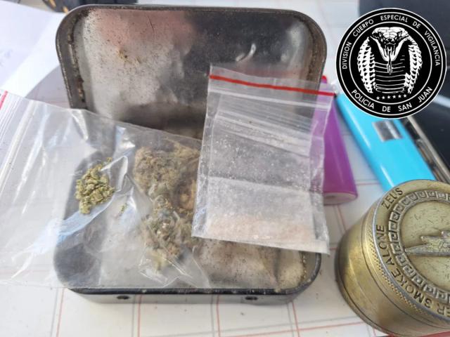 Secuestran marihuana y una sustancia cristalizada a un joven detenido en pleno centro