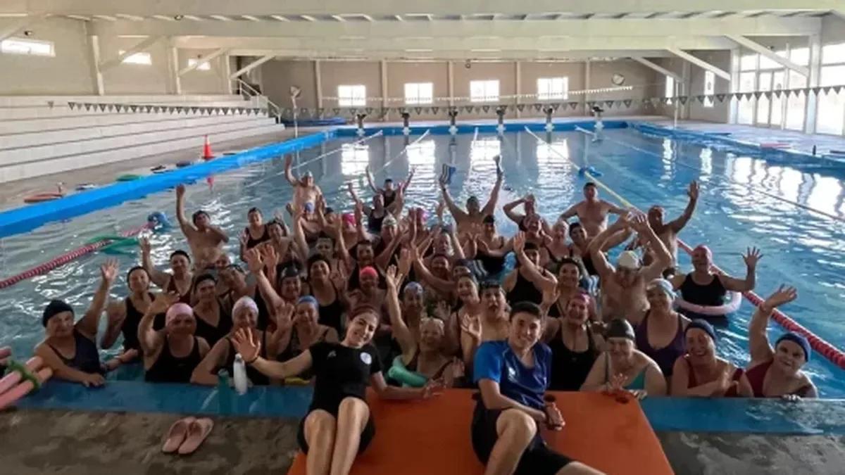 Este sábado, Almendro Sport suma un desafío en posta para nadadores de todas las edades