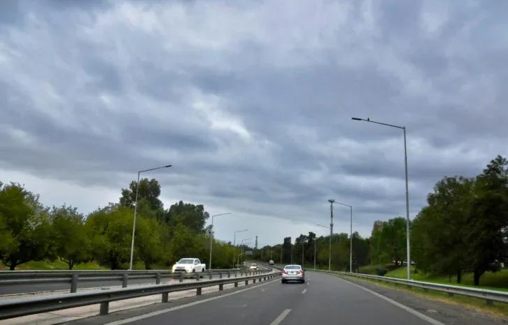 Jueves bien fresco en San Juan: abrigo a mano y máxima de 15°C