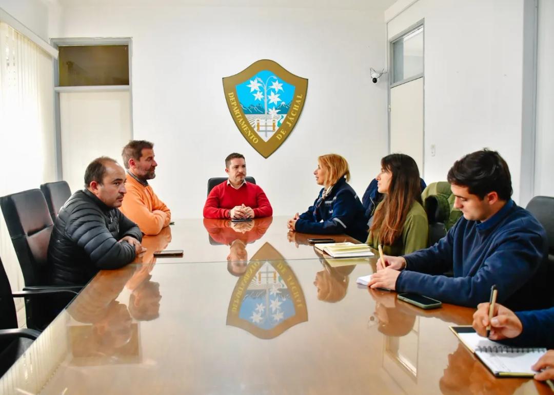 Vicuña y Jáchal abren una agenda de trabajo con foco en agua, producción y educación