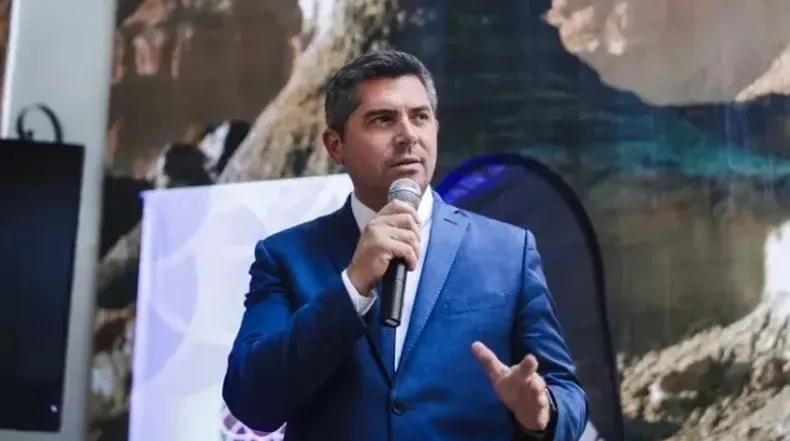 Orrego sale a bancar el acuerdo con Vicuña: 250 palos verdes para la provincia