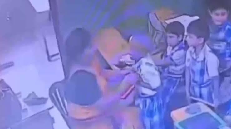 Un nene de 6 años murió tras un cachetazo de su maestra