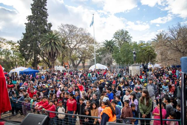 Plaza Evita fue escenario de una celebración multitudinaria por el Día del Niño