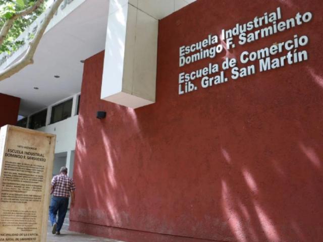 Familias de colegios preuniversitarios evalúan ir a la Justicia por la pérdida de clases