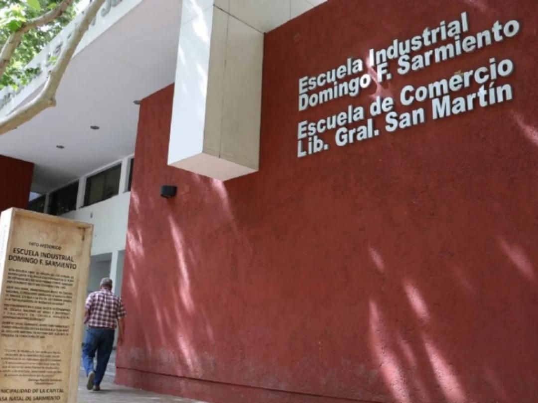 Familias de colegios preuniversitarios evalúan ir a la Justicia por la pérdida de clases