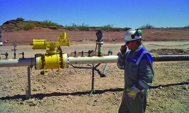 YPF busca financiar hasta USD 16.000 millones para Argentina LNG