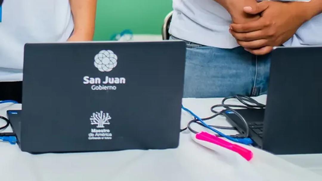 Las primeras 3.000 notebooks ya tienen destino: quiénes las recibirán este lunes en San Juan