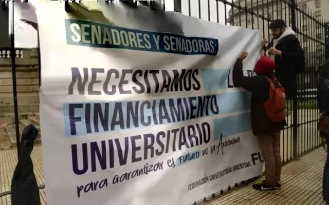Audiencia judicial por la ley universitaria sin acuerdo de fondo