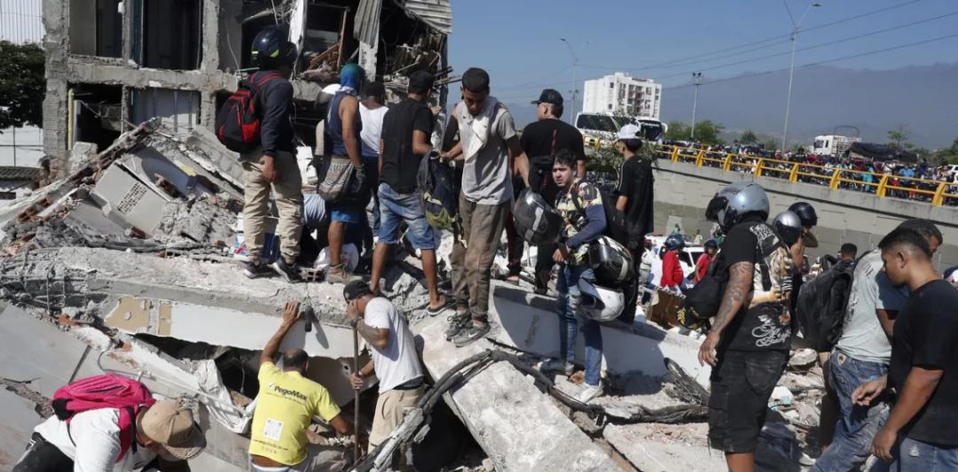 Terremoto en el oeste colombiano: ya son al menos 111 los muertos y el Gobierno declaró desastre nacional