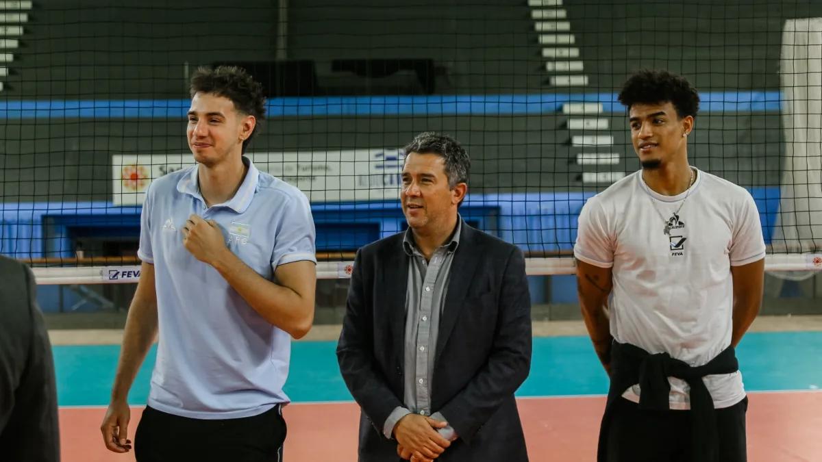 Los sanjuaninos de la Selección de Voley palpitan el duelo con Japón: "Feliz de jugar en San Juan"