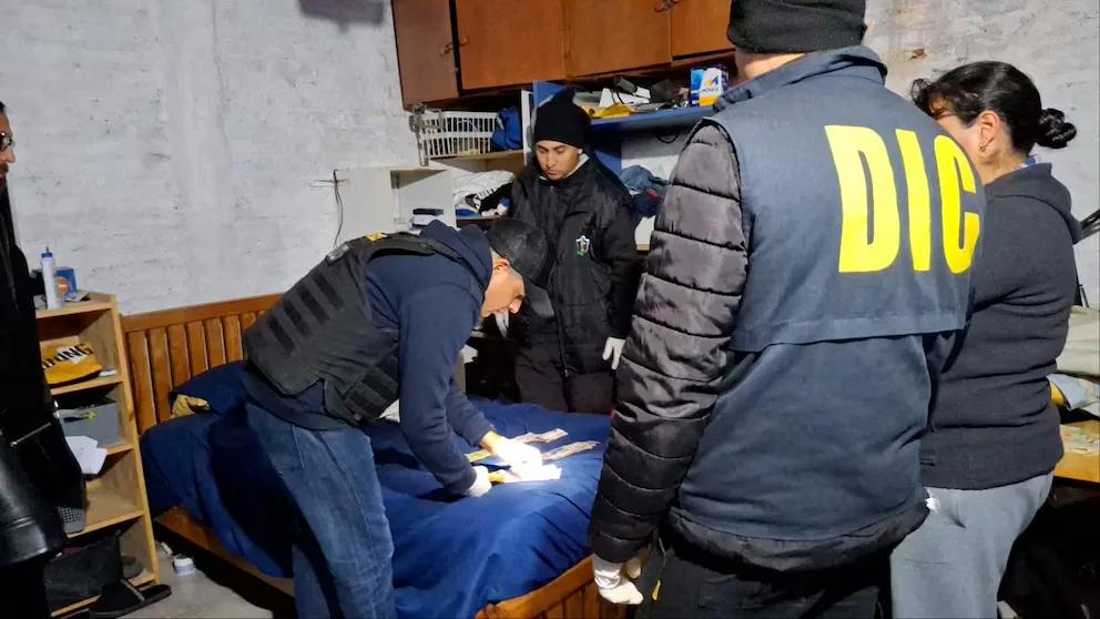 Allanaron la casa de la joven acusada de matar a su novio en Resistencia