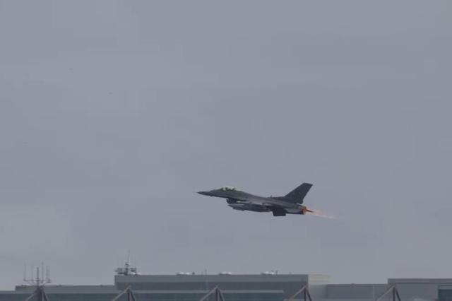 Cazas F-16 interceptaron aeronaves en el área restringida de Bedminster