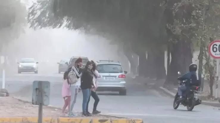 Viernes fresco y con viento sur: el día arranca con abrigo y termina más frío
