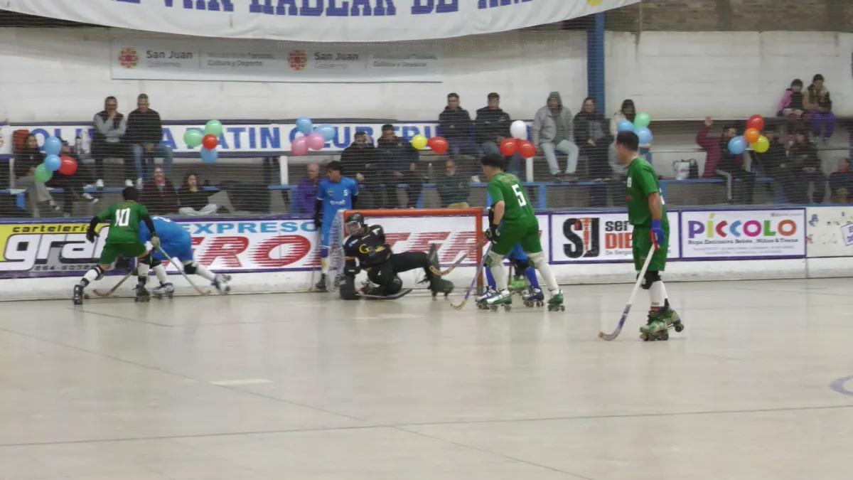 Leyendas sanjuaninas le ganaron 3-2 a referentes europeos en Olimpia y dejaron la pista prendida fuego
