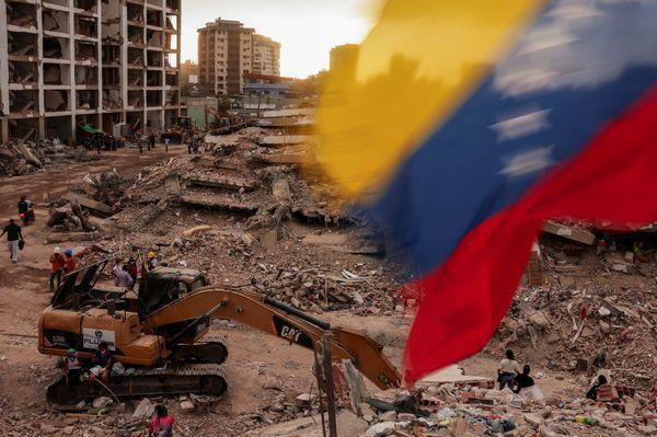 Venezuela sigue contando muertos tras el doble terremoto y ya pasan los 6.500