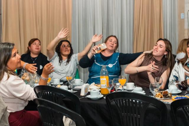 Con una tarde de té y recreación, la Ciudad homenajeó a docentes de Educación Especial