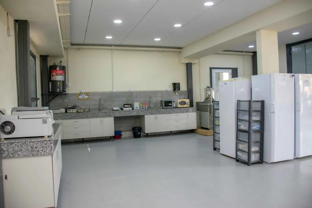 Nuevo laboratorio en la UNSJ: investigarán ADN ambiental y el control de insectos y plagas