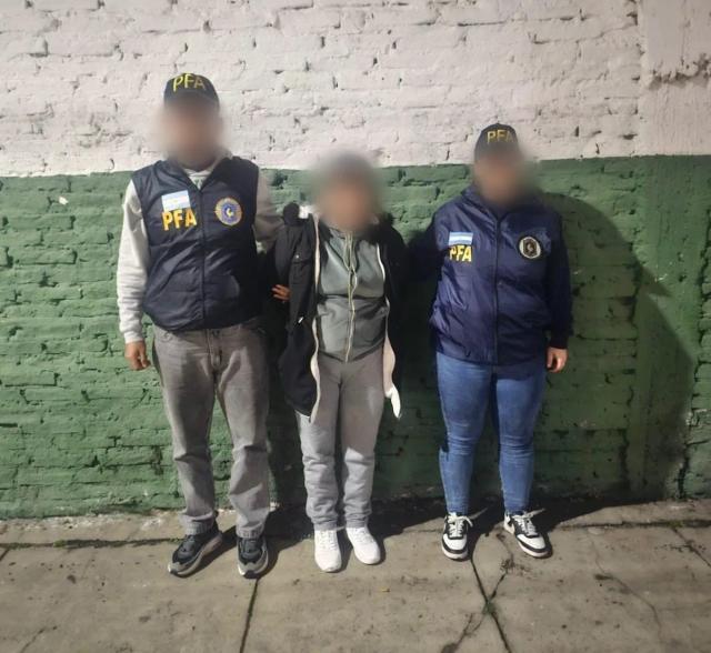 Detuvieron en Quilmes a una mujer acusada de intentar ingresar droga a la cárcel de Devoto usando a su hija menor