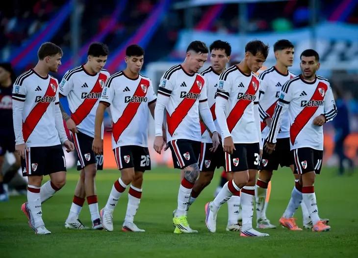 Por los terremotos en Colombia, se postergó el partido entre River e Independiente Santa Fe