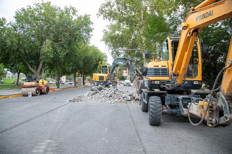 Siguen las obras en Capital: repavimentan Mitre y hacen bacheo en General Acha