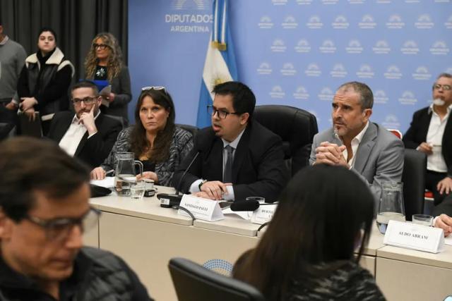El oficialismo logró dictamen para reformar el Banco Central y apunta a aprobarlo el 26 de agosto