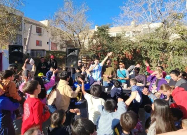 Un grupo de jóvenes hará un chocolate por el Día del Niño en Rivadavia Norte