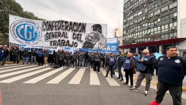 La CGT reclamó una reunión presencial para discutir el salario mínimo
