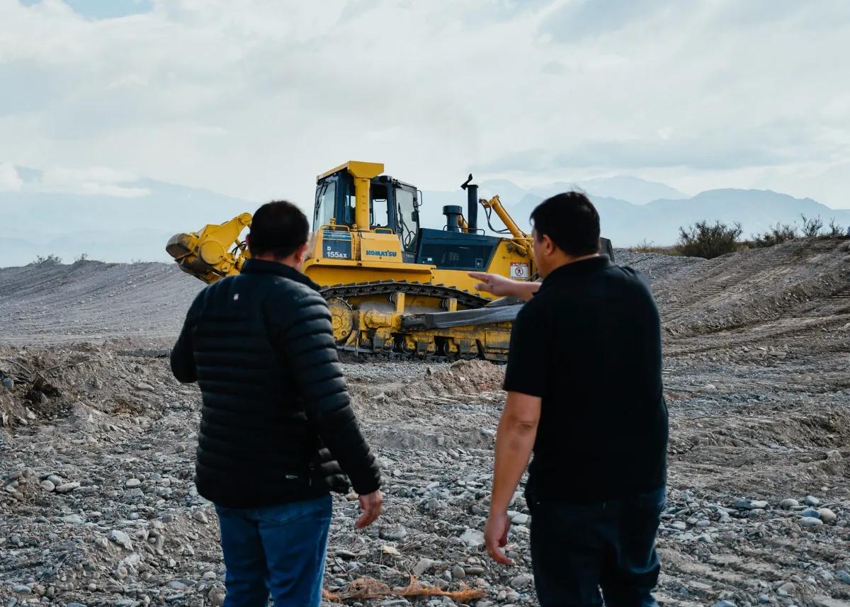 Refuerzan la defensa del río en Jáchal para que la crecida no agarre mal parada a la margen sur