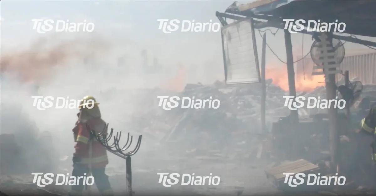 El Zonda armó varios incendios y en Pocito tuvieron que correr contra las llamas