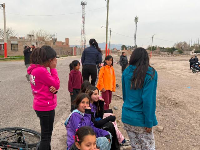 Deporte y contención barrial: la red vecinal que asiste a 200 niños en San Francisco y Nueva Argentina