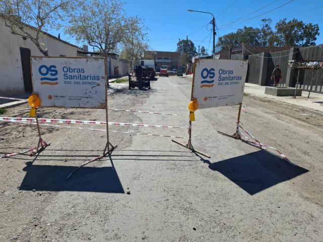 Rawson: hicieron un bypass cloacal provisorio en barrio Güemes