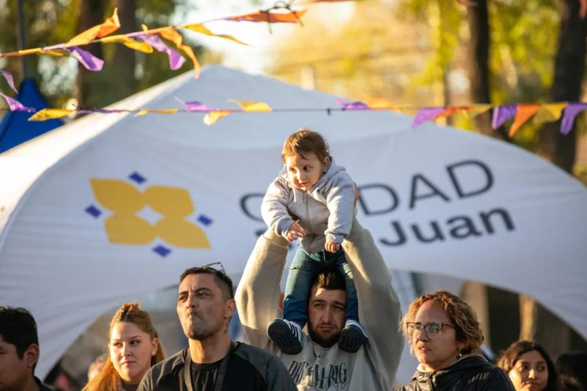 La Plaza de Trinidad se llenó de juegos, música y chocolate en el festejo del Día del Niño