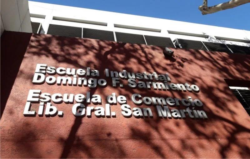 Familias de colegios preuniversitarios de San Juan evalúan ir a la Justicia por los días de clase perdidos