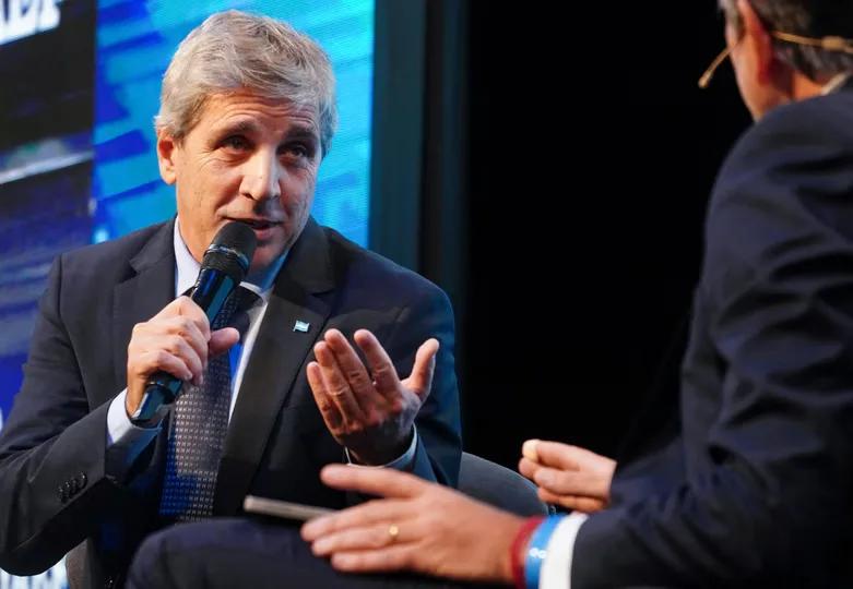 Caputo explicó el superávit de julio y cómo impacta en la economía del día a día