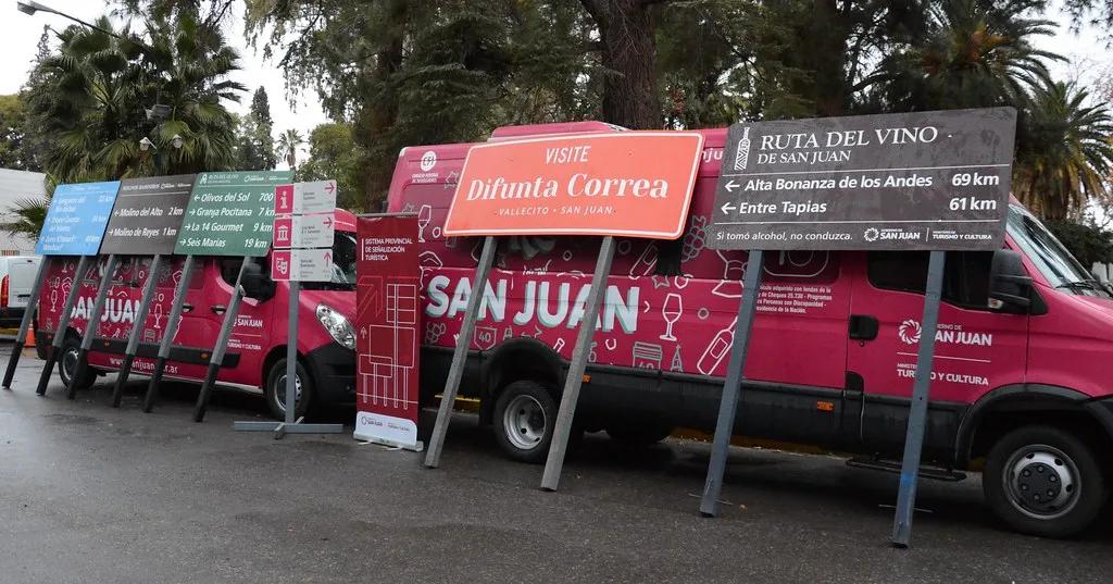 Adiós a los carteles viejos: San Juan renovará su señalización turística