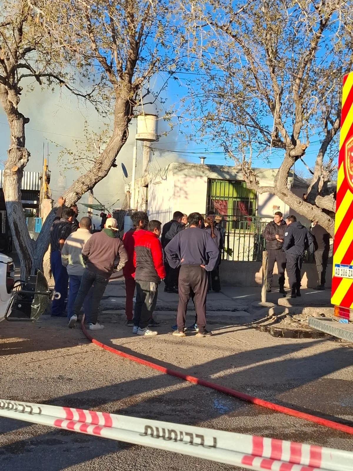 Una familia de Rawson perdió todo en un incendio y pide ayuda