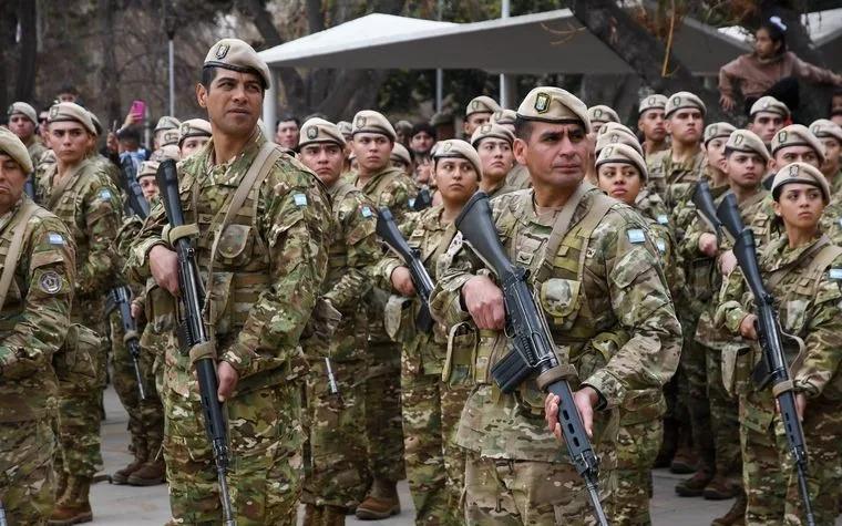 Suben los sueldos de las Fuerzas Armadas en agosto: cuánto cobra cada rango