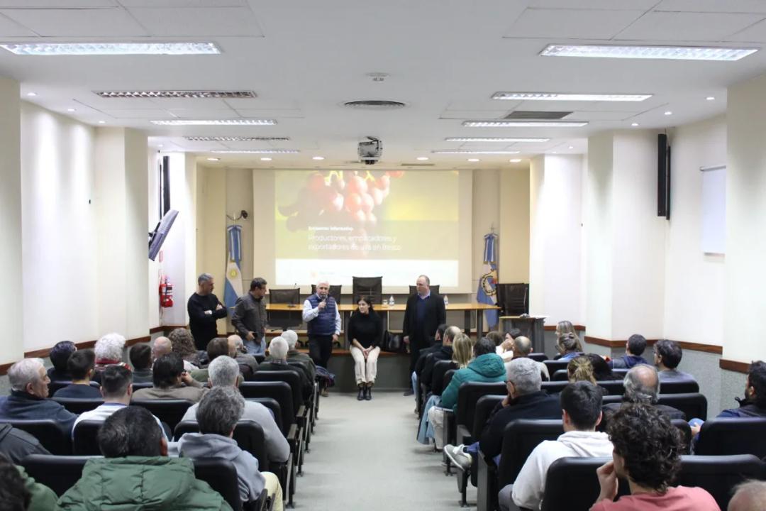 El Ministerio de Producción y SENASA trabajan para agilizar la documentación solicitada para trasladar uva en fresco