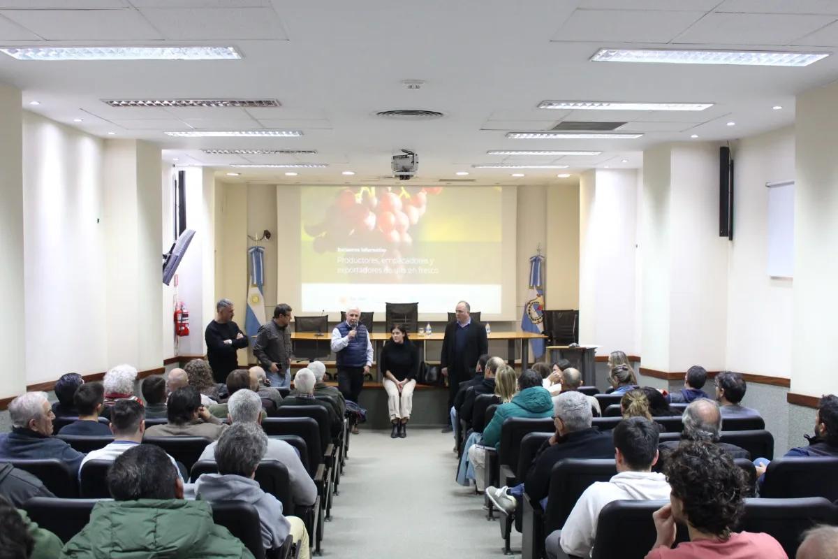 El Ministerio de Producción y SENASA trabajan para agilizar la documentación solicitada para trasladar uva en fresco