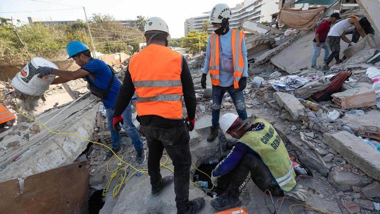 Venezuela reporta más de 6.500 muertos tras el doble terremoto de junio