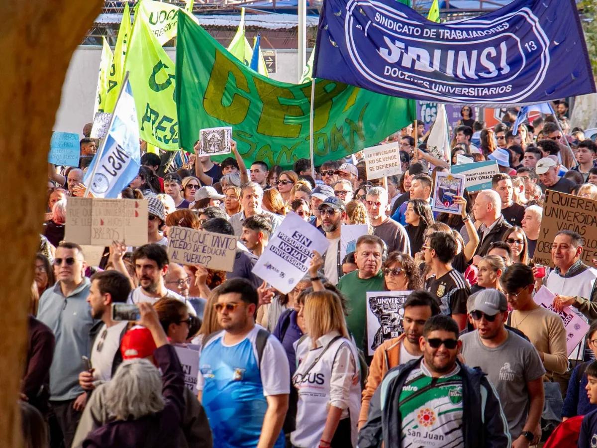 Las universidades paran 48 horas y le meten presión al Gobierno por fondos y sueldos