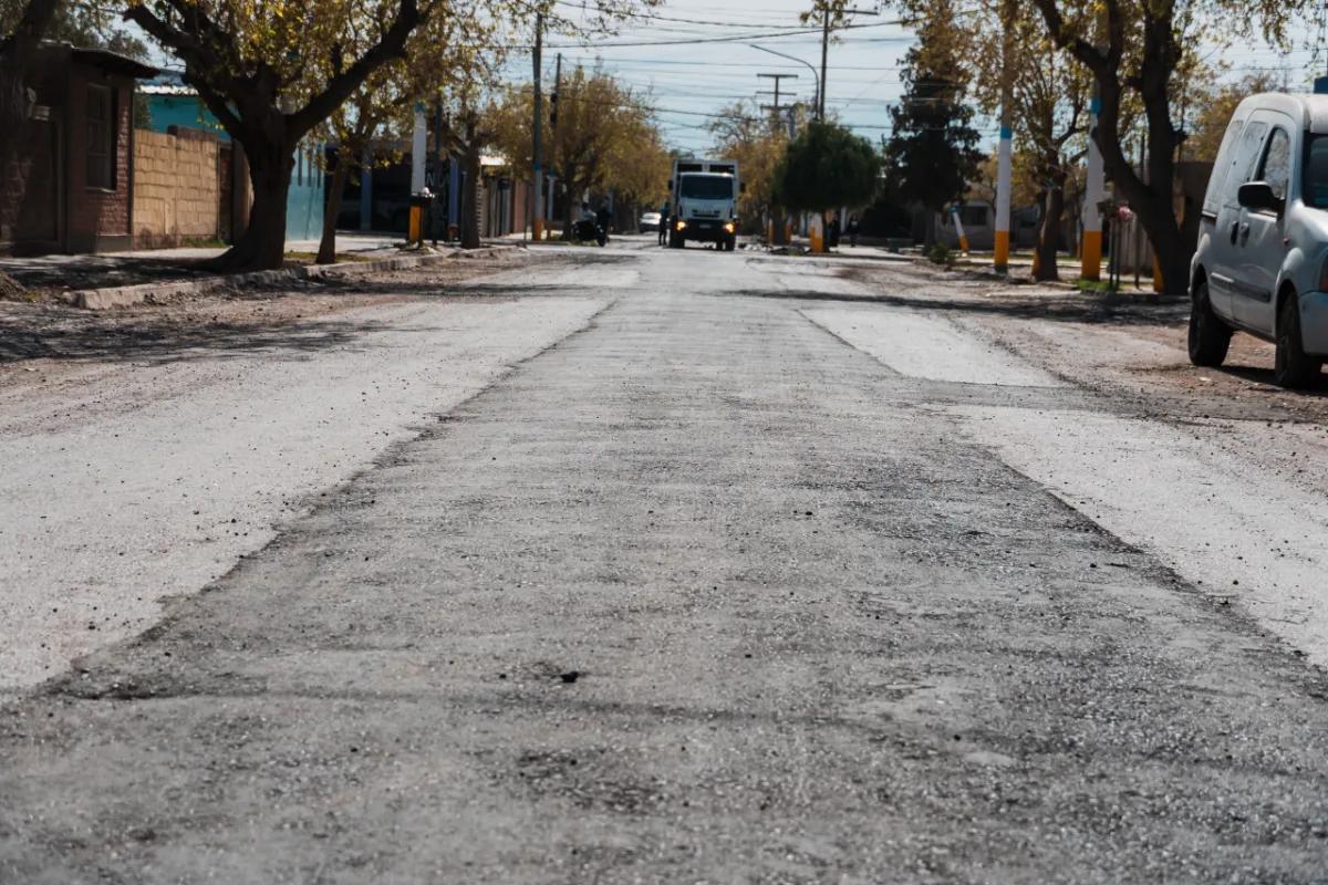 Rawson mete asfalto y sale a tapar el bache con una inversión de $2.500 millones