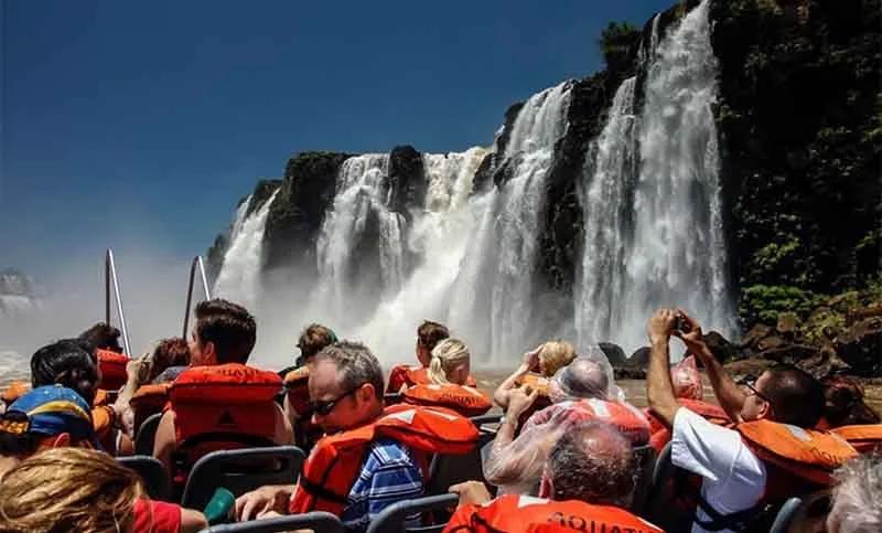 Argentina cerró julio con más visitantes, pero igual quedó en rojo turístico