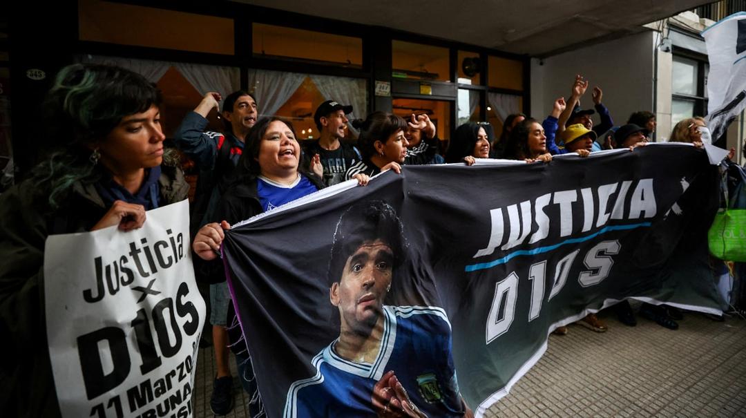 La junta médica del juicio por la muerte de Diego Maradona analizó por error estudios del padre