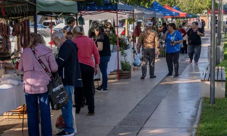 La Feria Agroproductiva se instala en el Centro Cívico con oferta de productos regionales