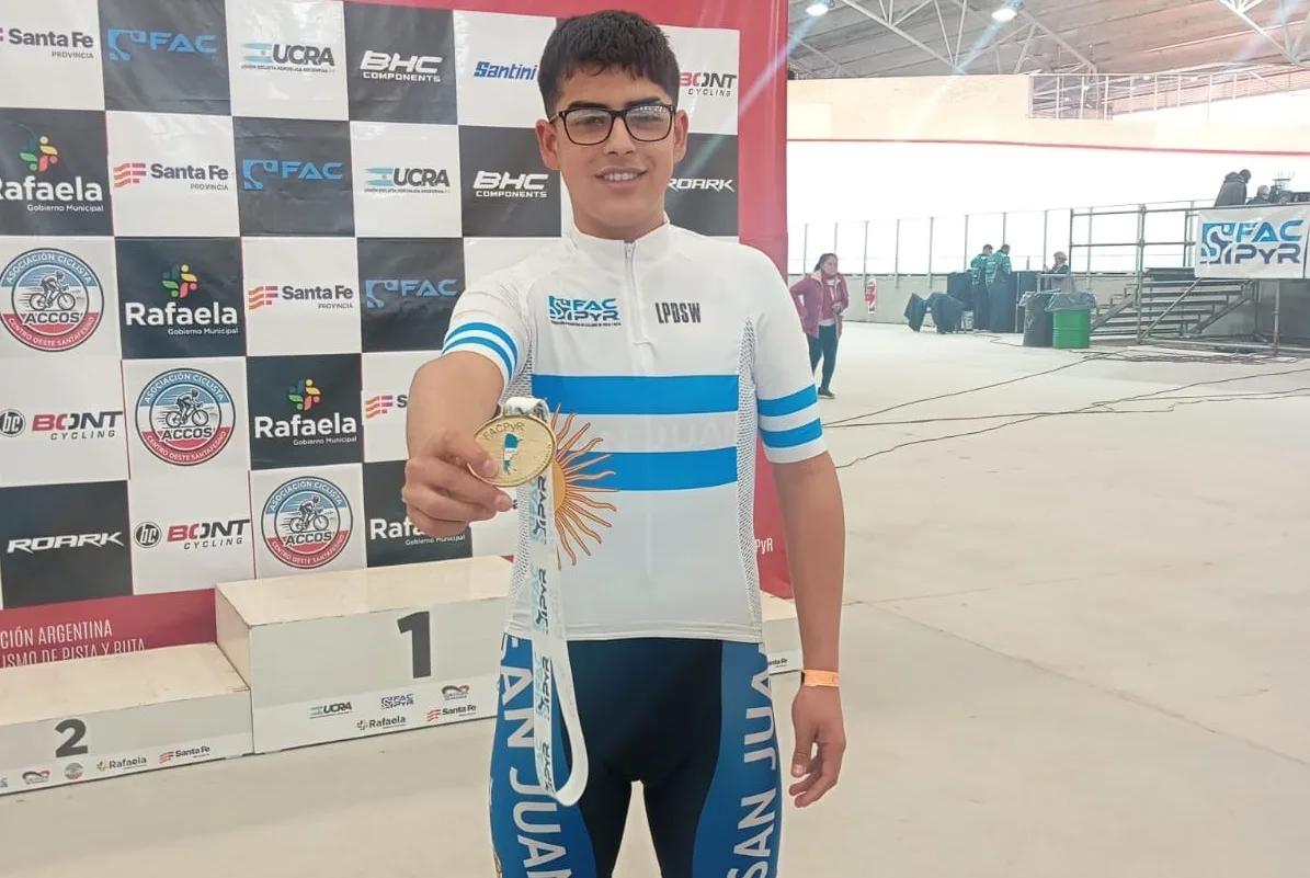 Eric Mendoza, el pibe que se consagró campeón argentino y sigue pedaleando por más