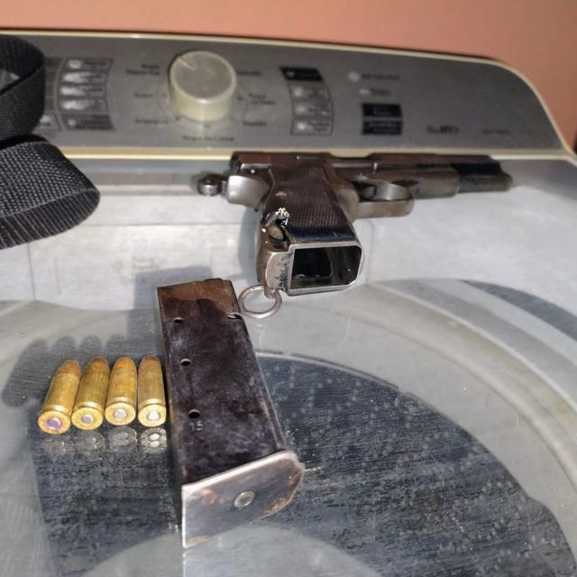 Secuestraron una pistola 9 mm y detuvieron a un joven en Rawson