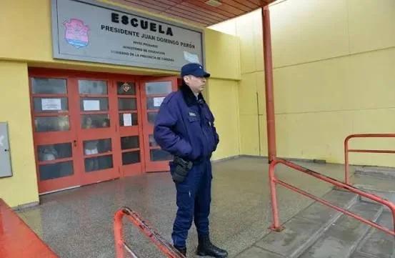 Adicionales de policías en escuelas: en San Juan aseguran que mayo y junio ya están listos para pagarse
