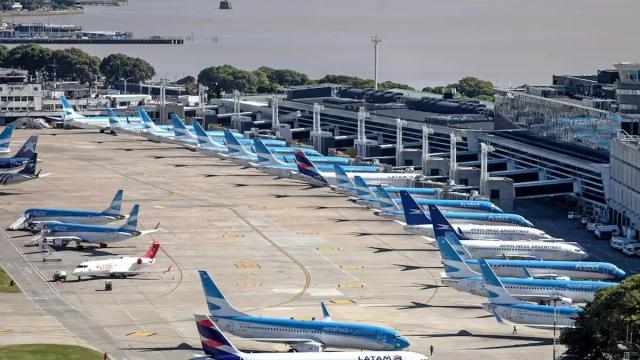 Aeroparque cerrará tres días y derivará vuelos de San Juan a Ezeiza